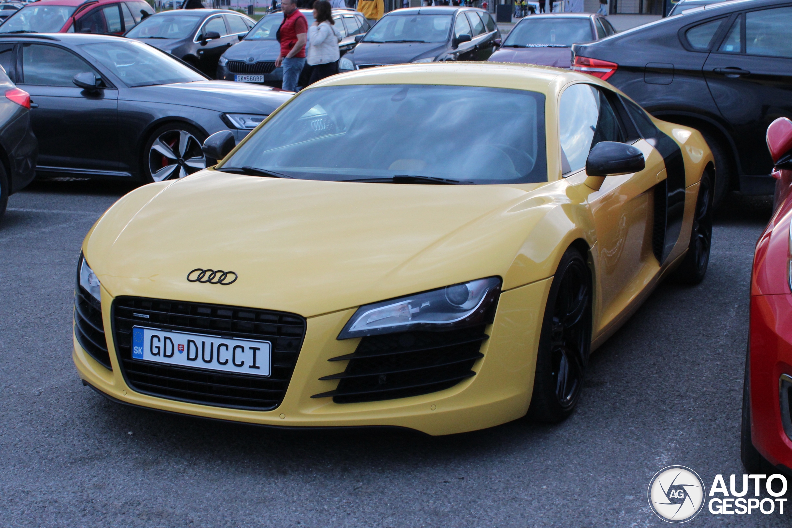 Audi R8