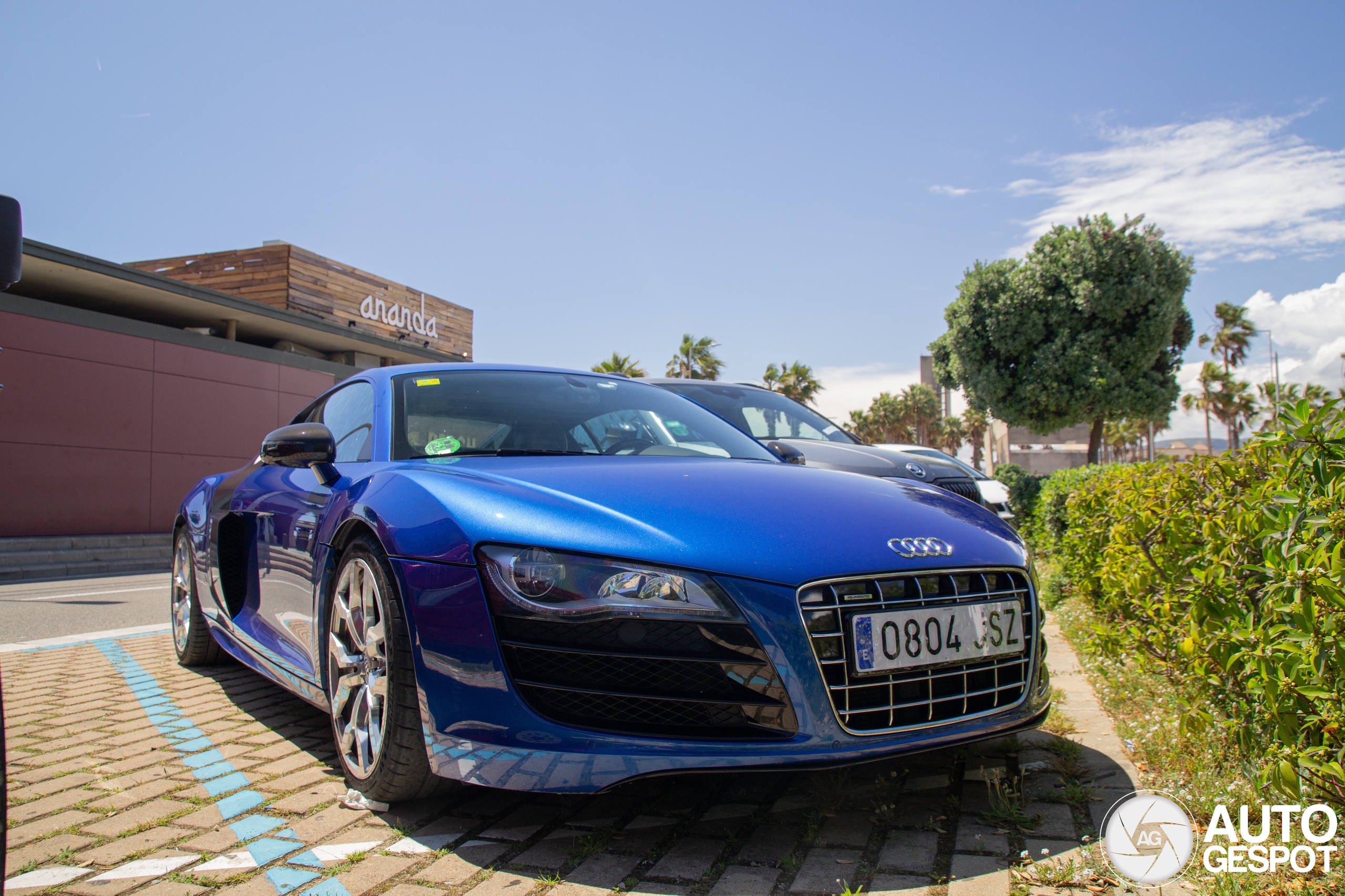 Audi R8 V10