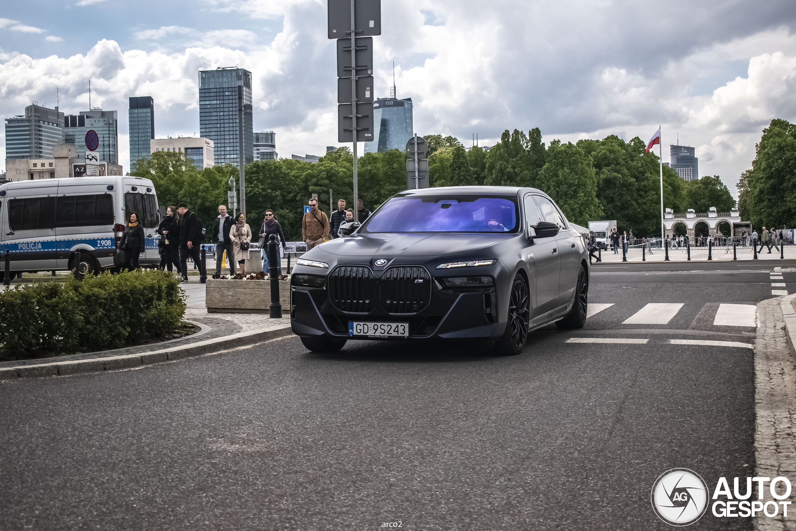 BMW M760e xDrive