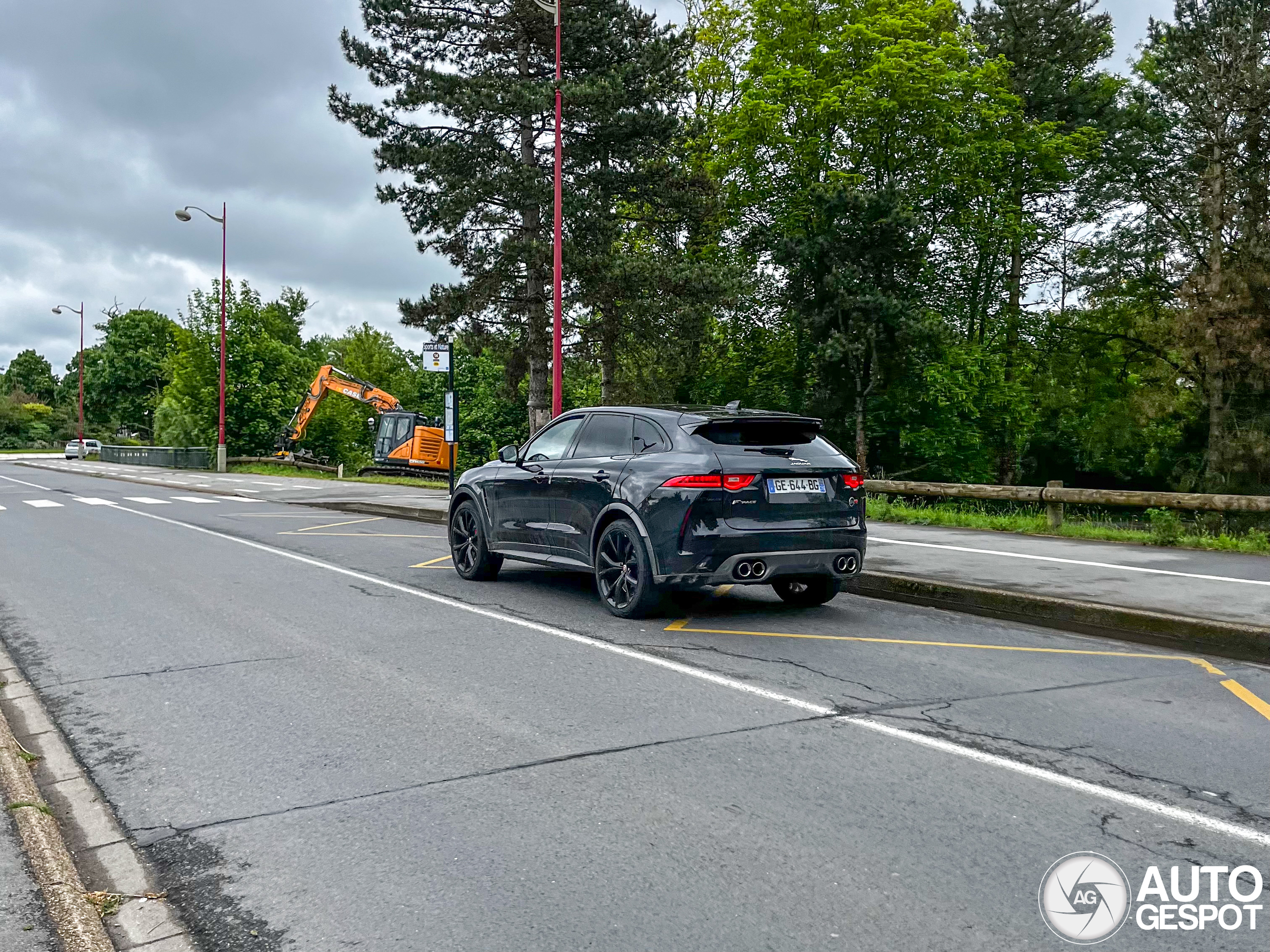 Jaguar F-PACE SVR