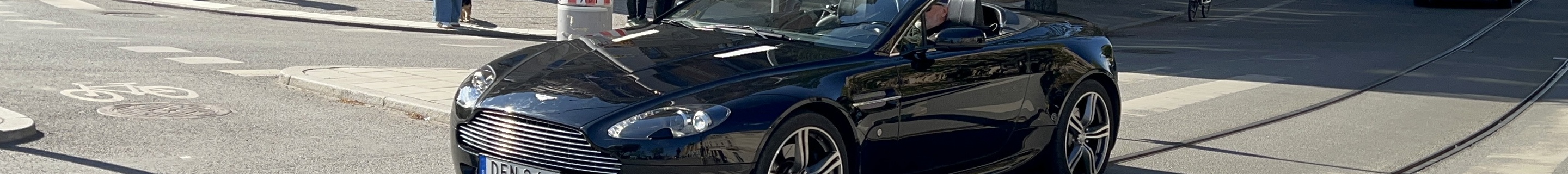 Aston Martin V8 Vantage Roadster
