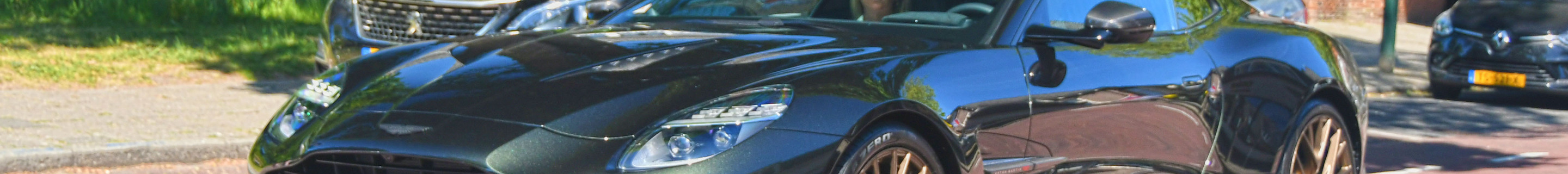 Aston Martin Vanquish 2025