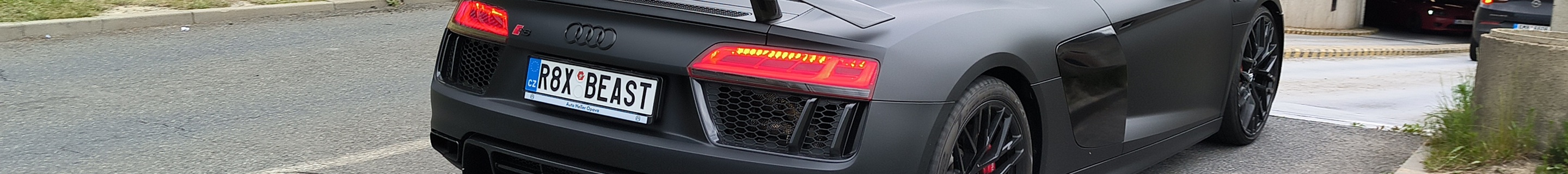 Audi R8 V10 Plus 2015