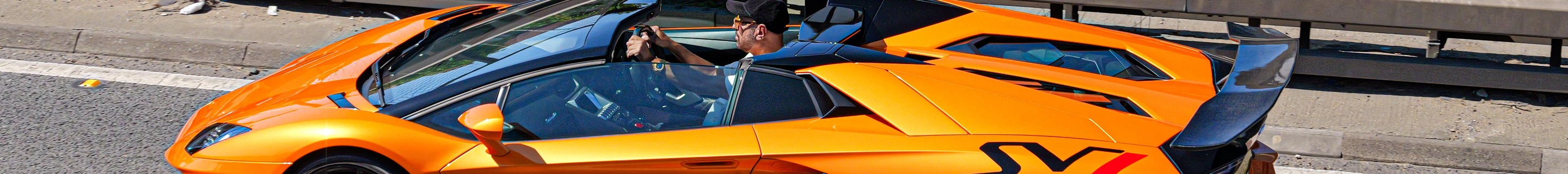 Lamborghini Aventador LP700-4 Roadster