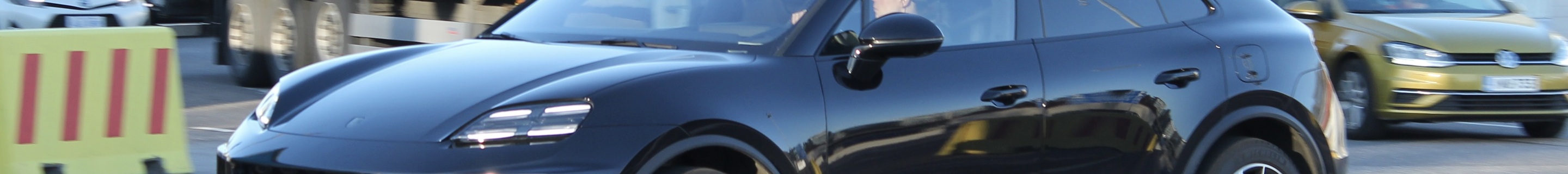 Porsche Macan EV Turbo