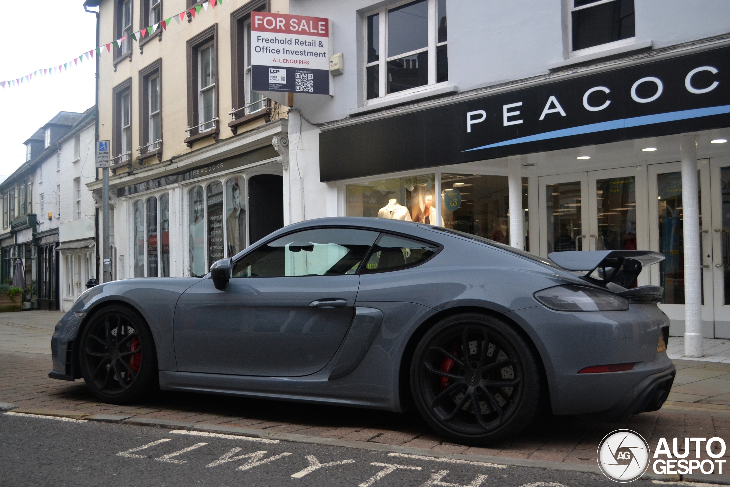 Porsche 718 Cayman GT4