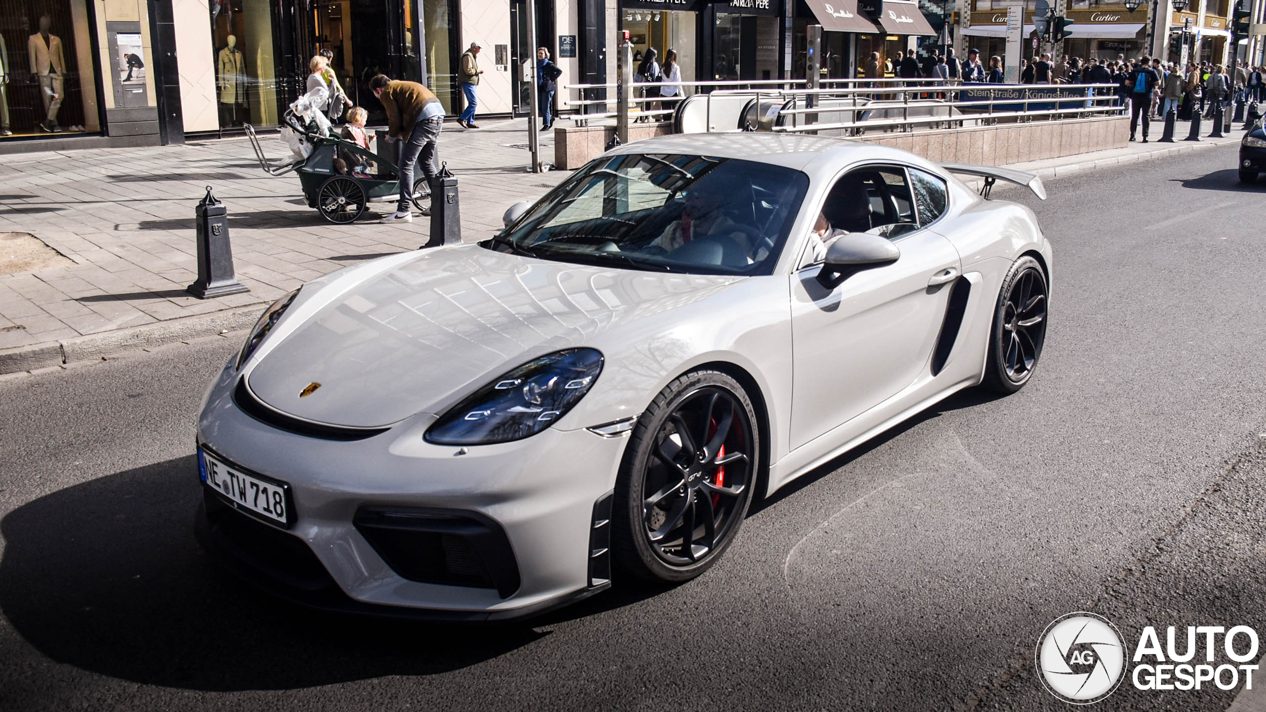 Porsche 718 Cayman GT4