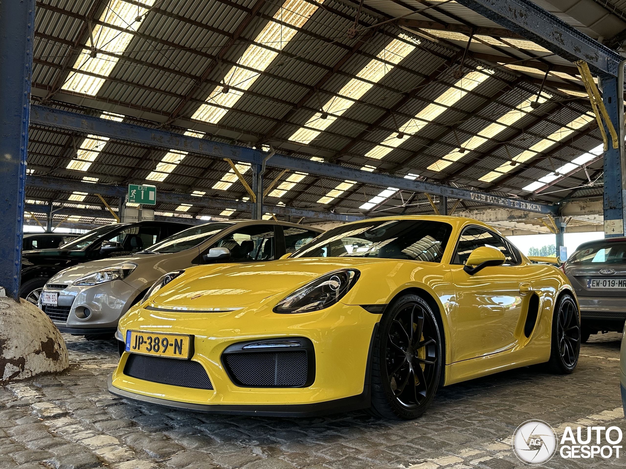Porsche 981 Cayman GT4