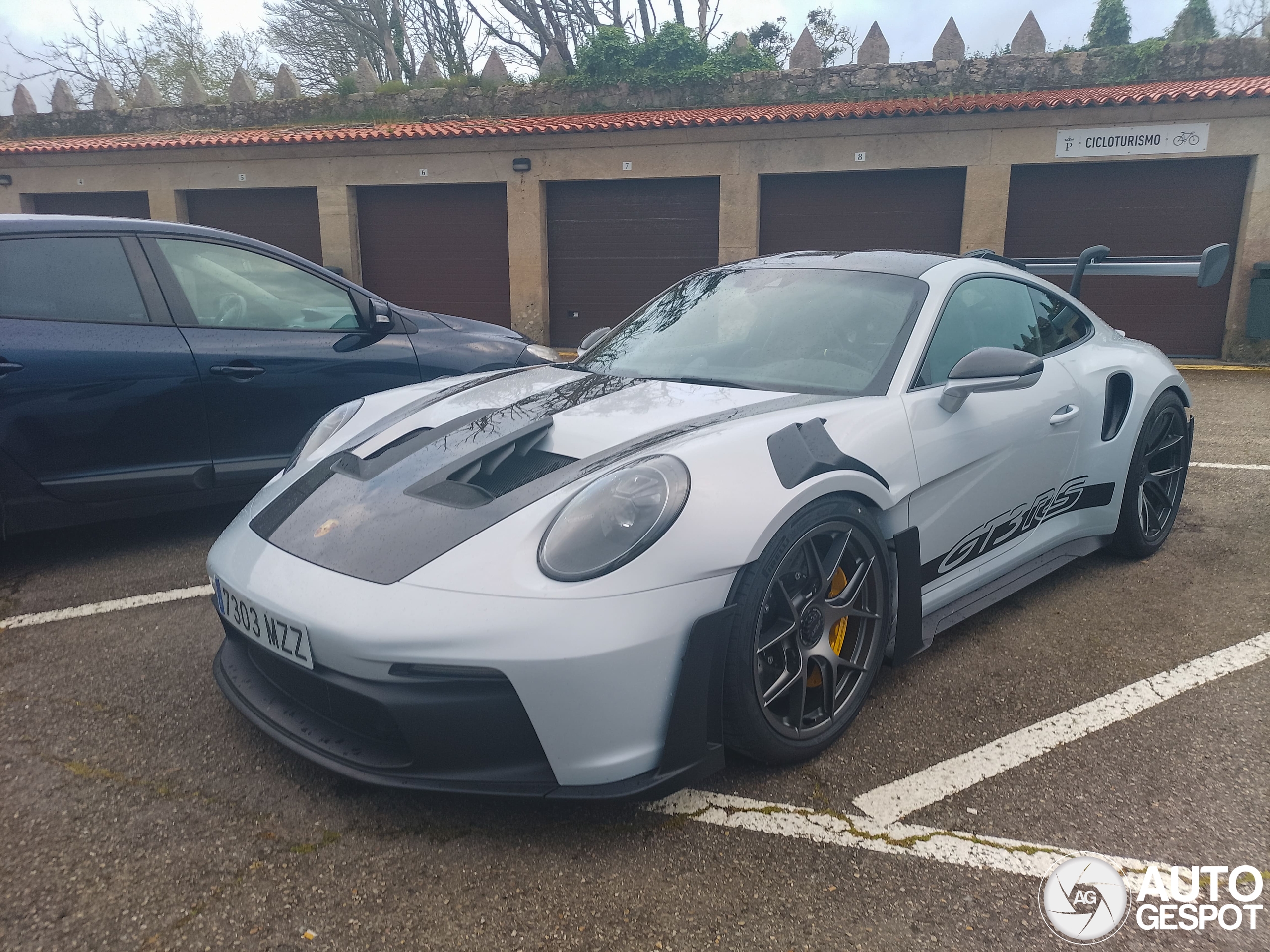 Porsche 992 GT3 RS Weissach Package