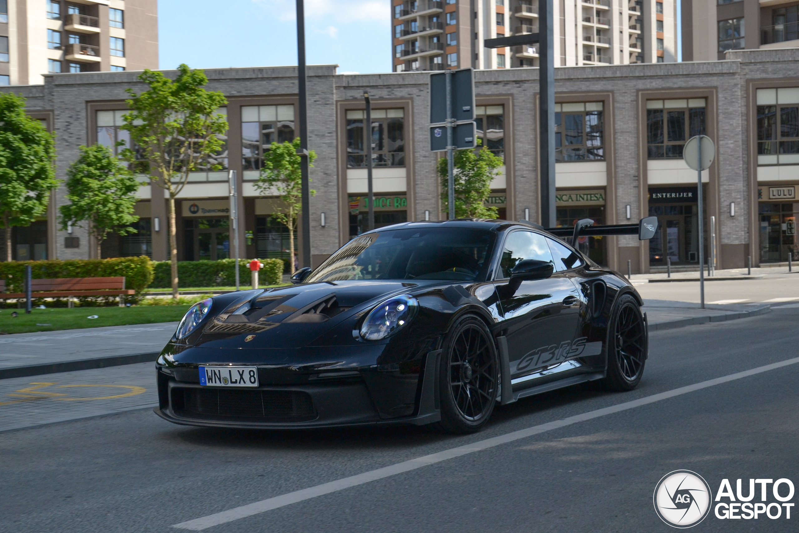 Porsche 992 GT3 RS Weissach Package