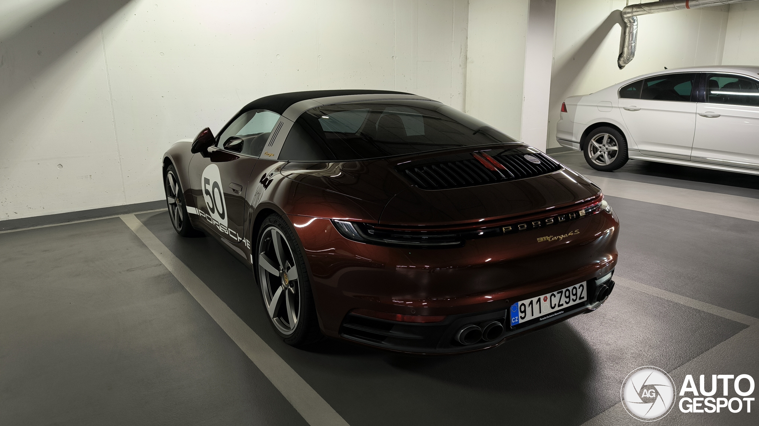Porsche 992 Targa 4S Heritage Design Edition