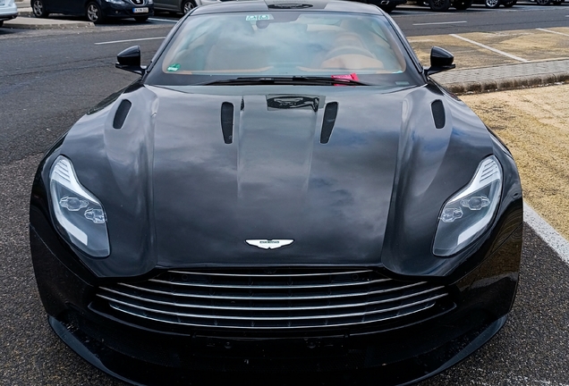 Aston Martin DB11