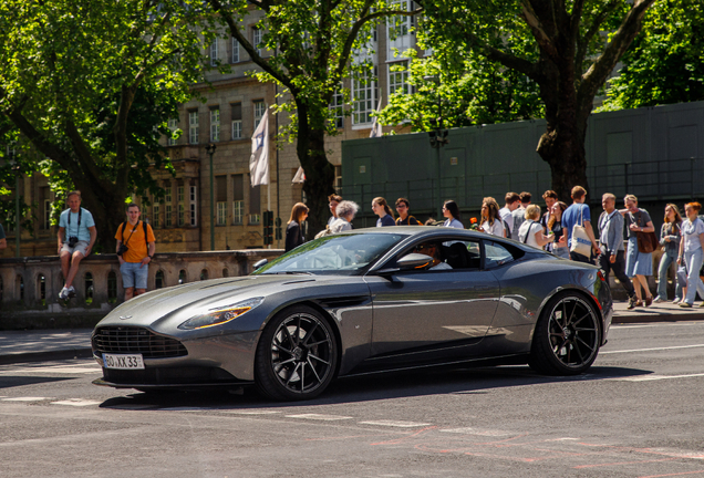 Aston Martin DB11