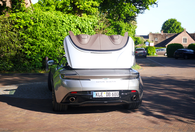 Aston Martin DB12 Volante