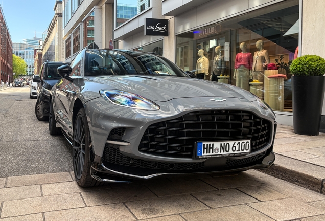 Aston Martin DBX707