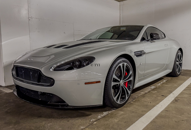 Aston Martin V12 Vantage