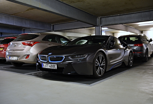 BMW i8