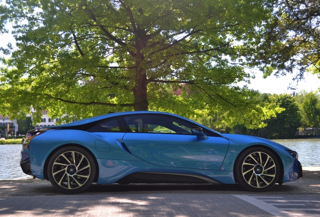BMW i8