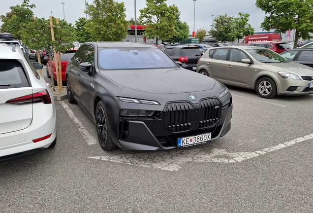 BMW M760e xDrive