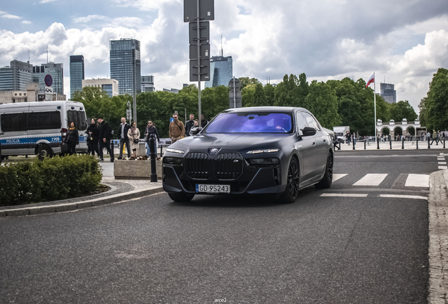 BMW M760e xDrive