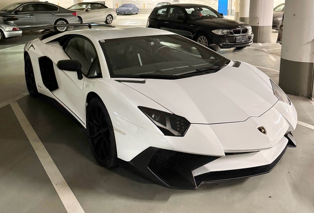Lamborghini Aventador LP700-4