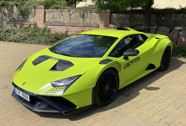 Lamborghini Huracán LP640-2 STO