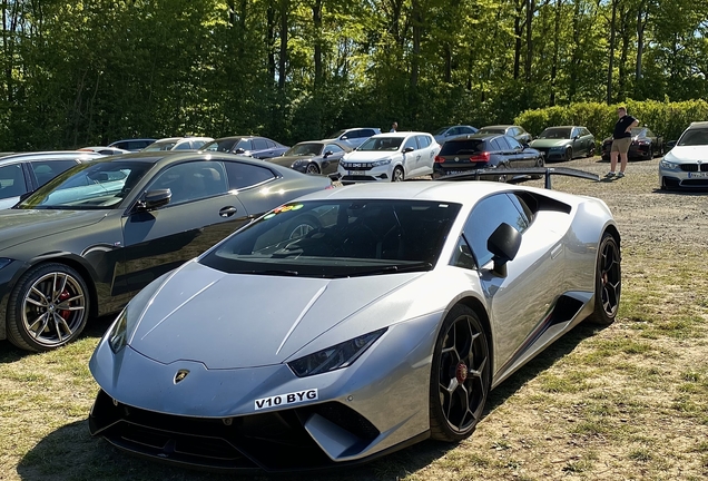 Lamborghini Huracán LP640-4 Performante