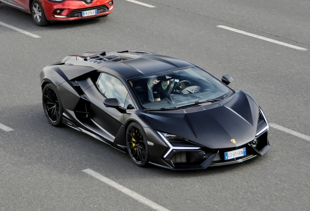 Lamborghini Revuelto