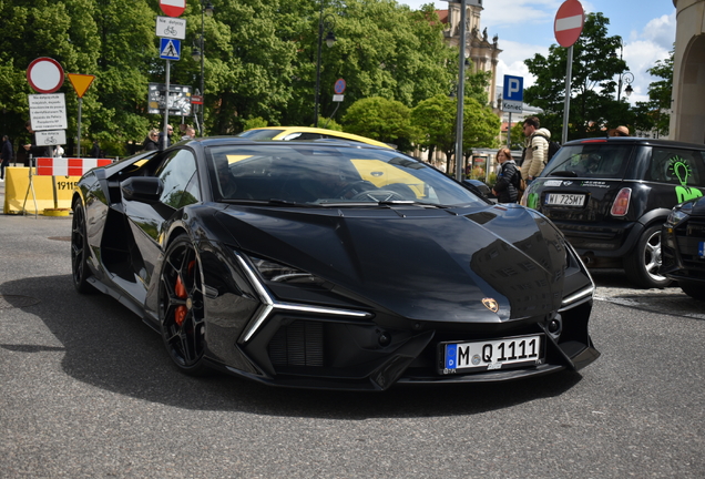 Lamborghini Revuelto