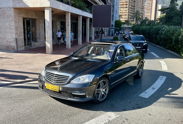 Mercedes-Benz S 65 AMG V221 2010
