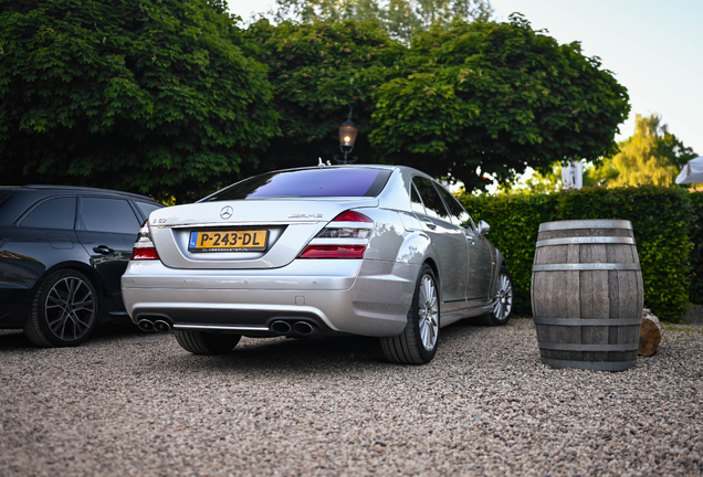Mercedes-Benz S 63 AMG W221