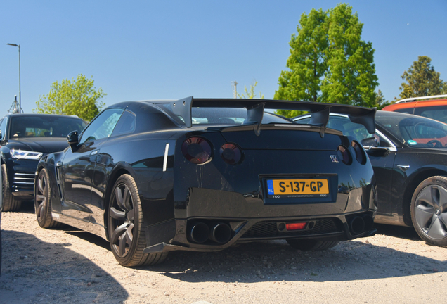 Nissan GT-R 2011