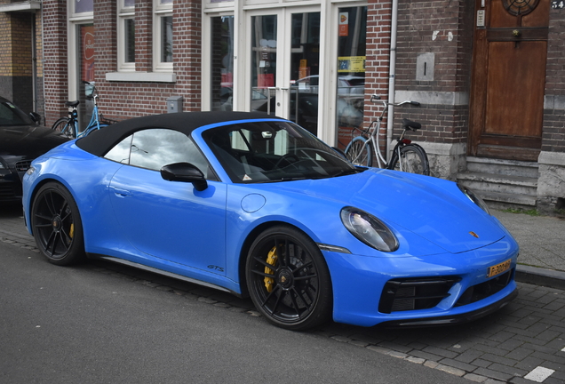 Porsche 992 Carrera 4 GTS Cabriolet
