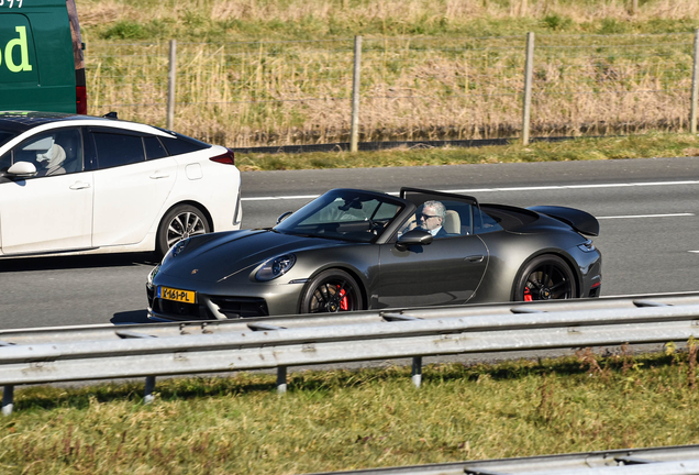 Porsche 992 Carrera 4 GTS Cabriolet
