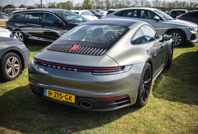 Porsche 992 Carrera 4S