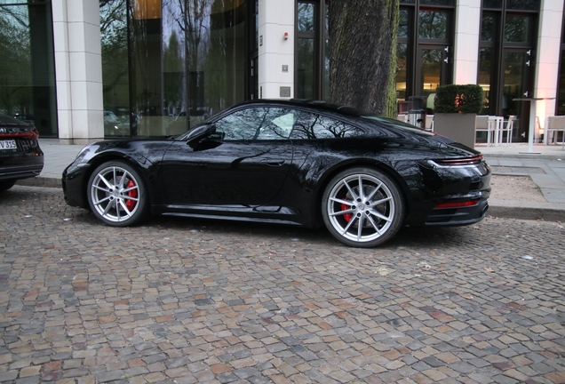 Porsche 992 Carrera 4S