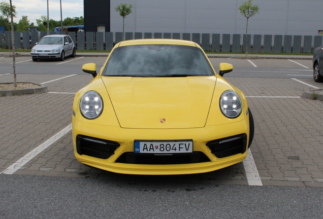 Porsche 992 Carrera GTS