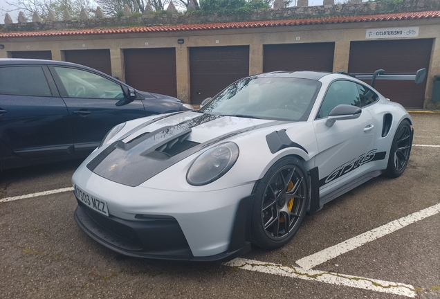 Porsche 992 GT3 RS Weissach Package