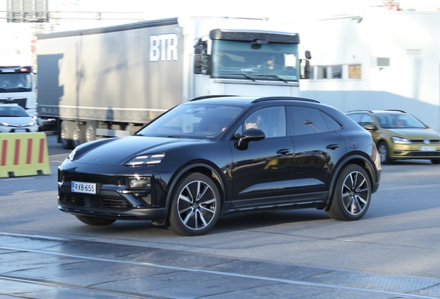 Porsche Macan EV Turbo