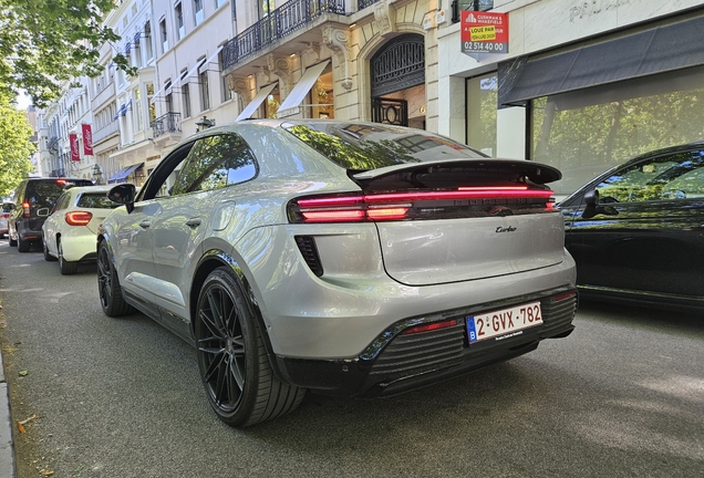 Porsche Macan EV Turbo