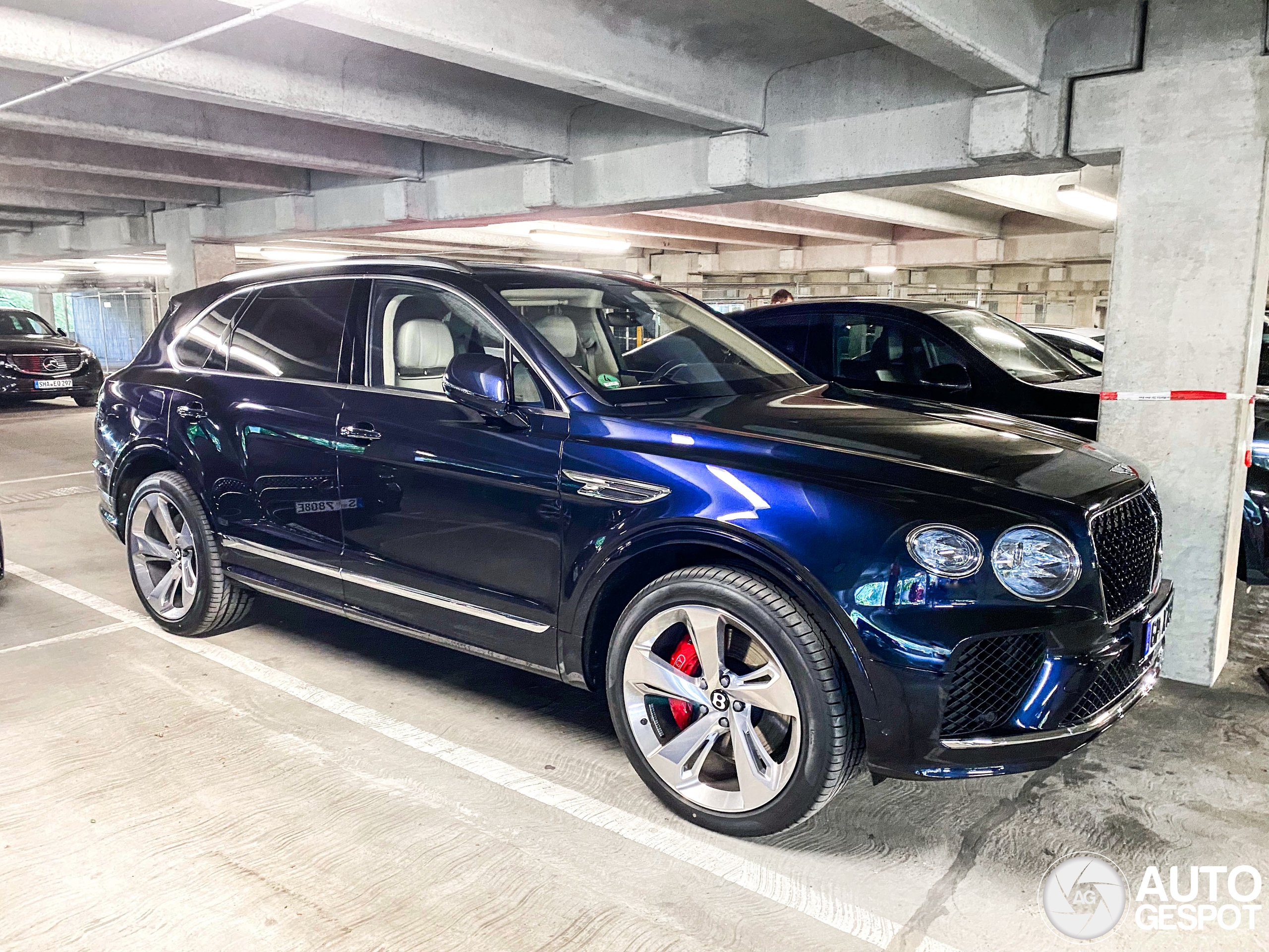 Bentley Bentayga Hybrid 2021