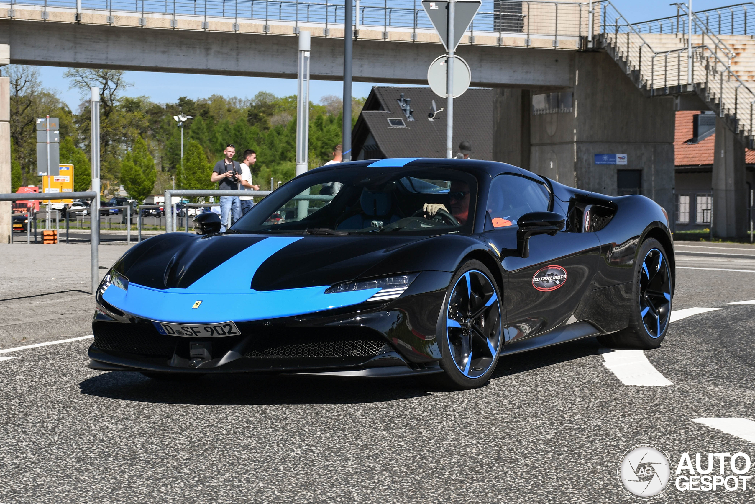 Ferrari SF90 Spider
