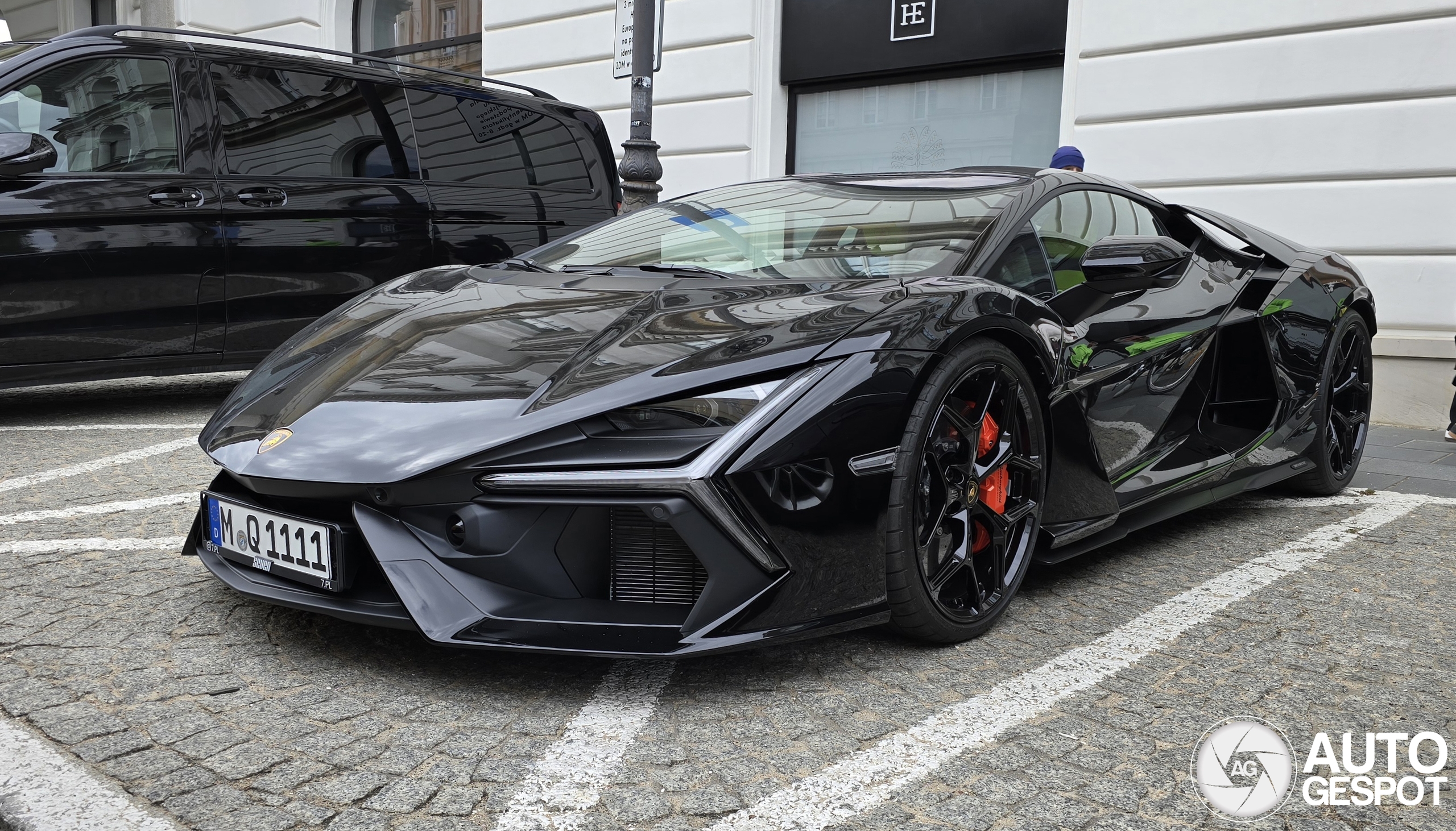 Lamborghini Revuelto