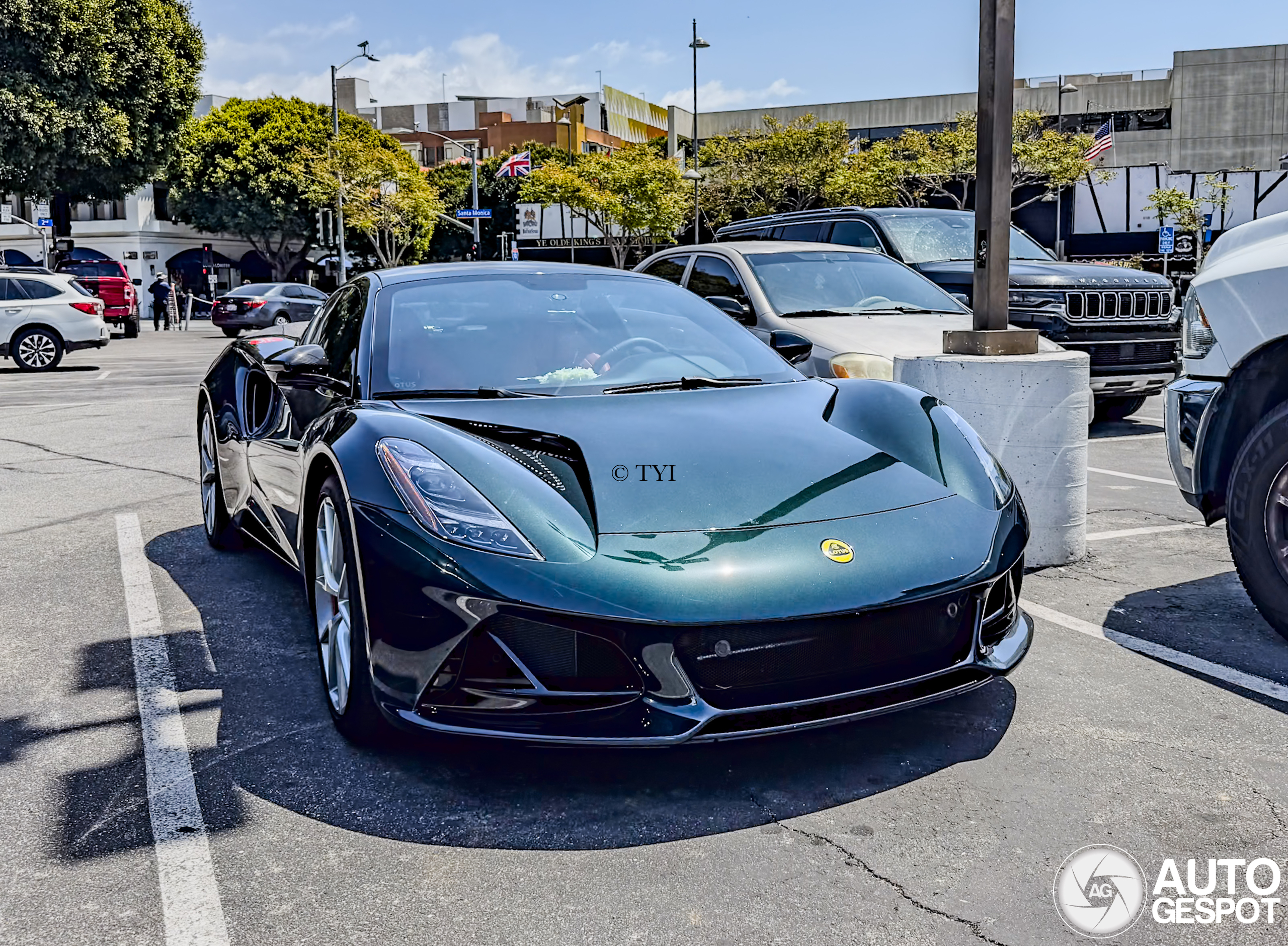 Lotus Emira