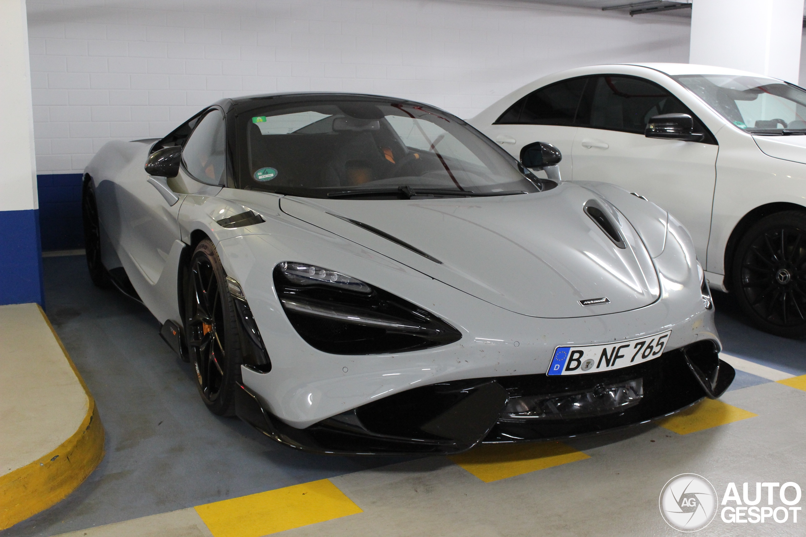 McLaren 765LT Spider
