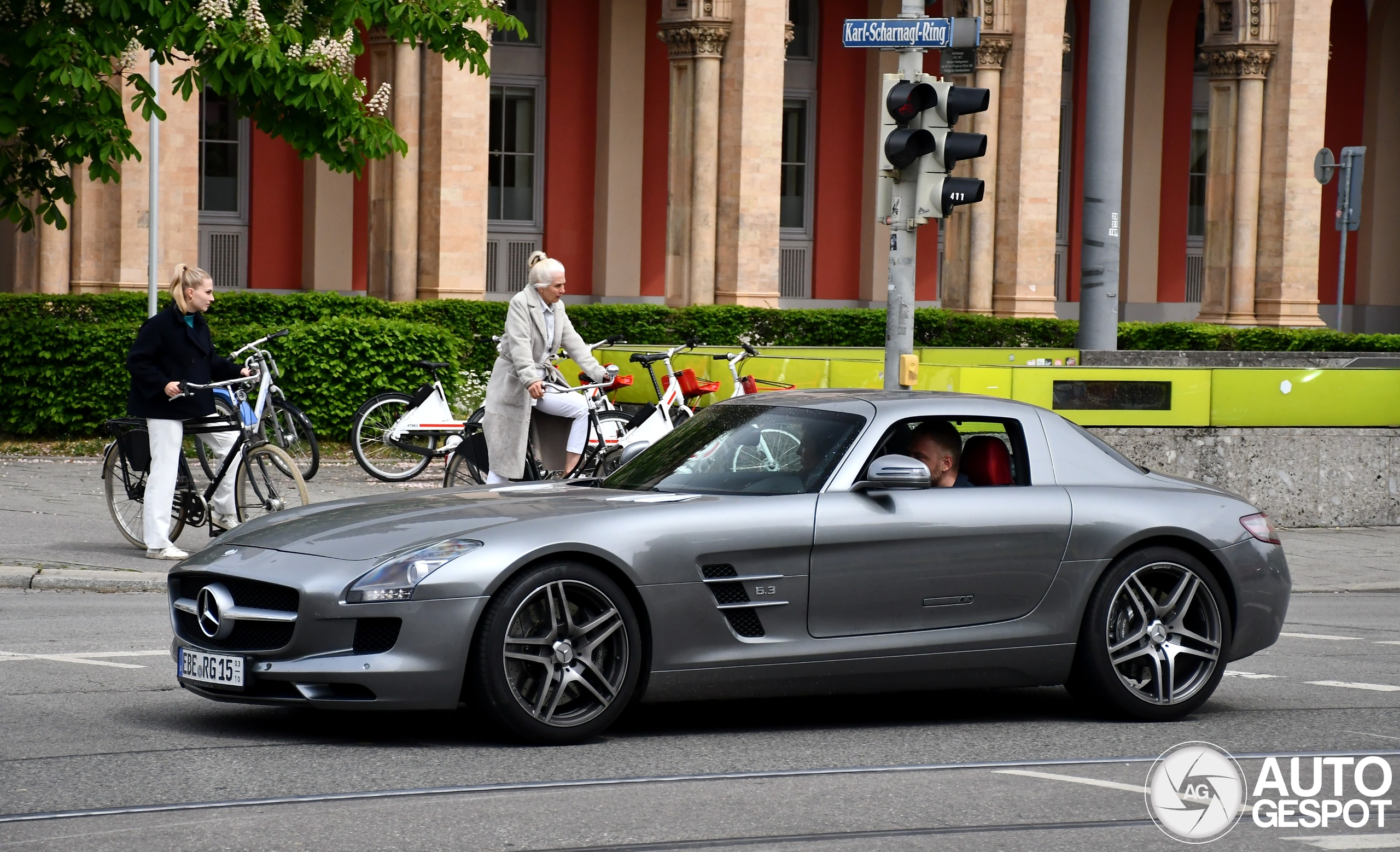 Mercedes-Benz SLS AMG