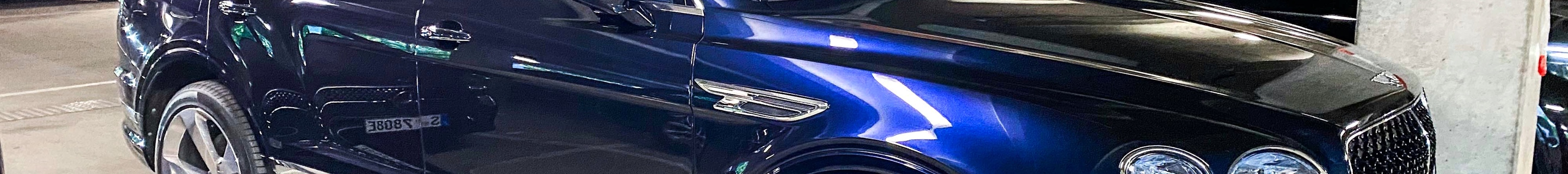 Bentley Bentayga Hybrid 2021