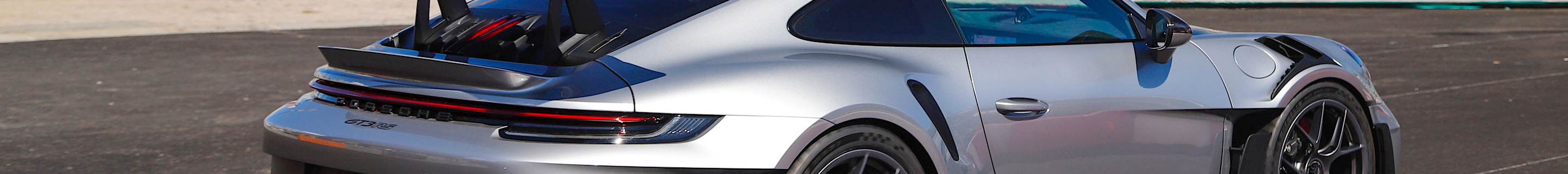 Porsche 992 GT3 RS Weissach Package
