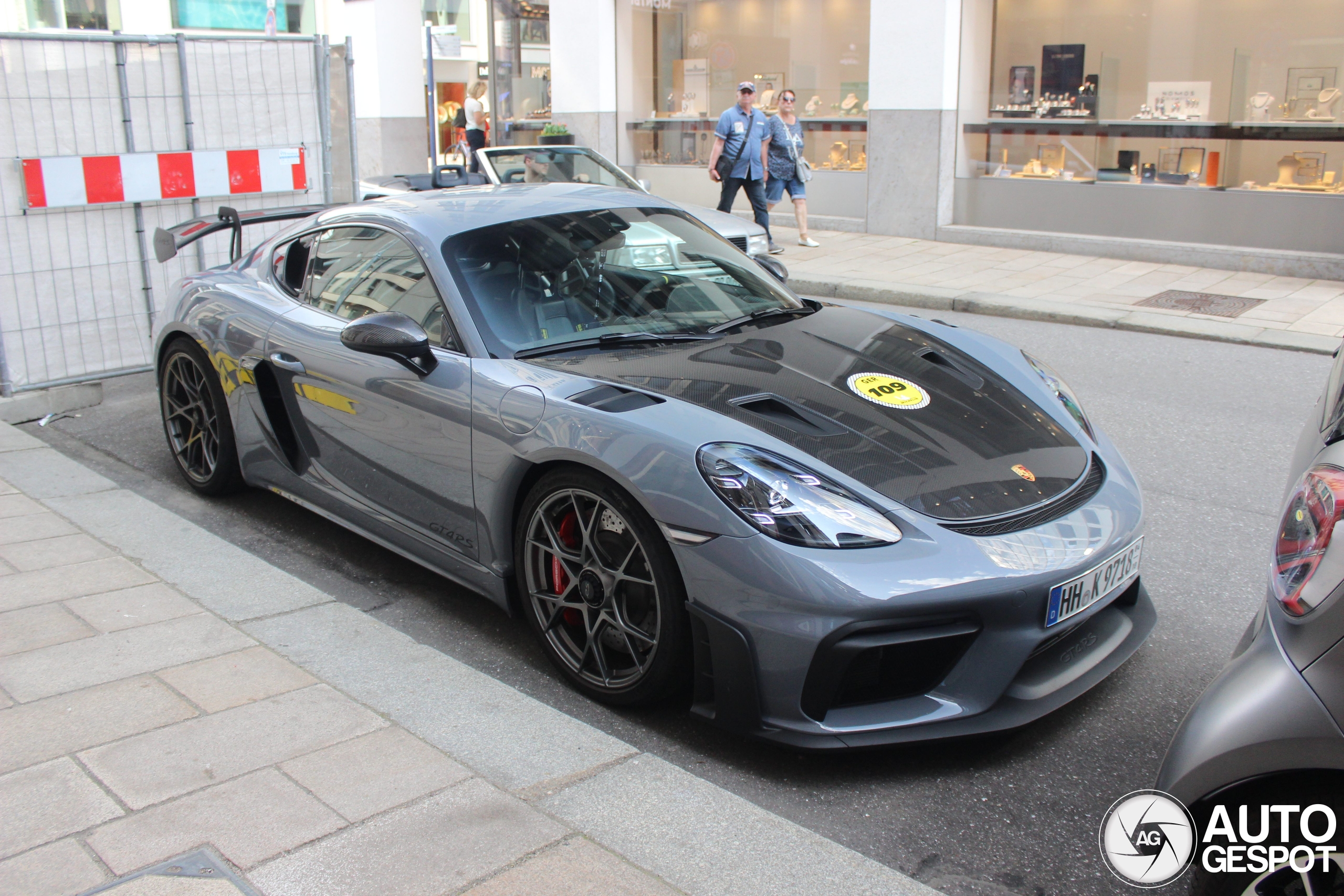 Porsche 718 Cayman GT4 RS Weissach Package