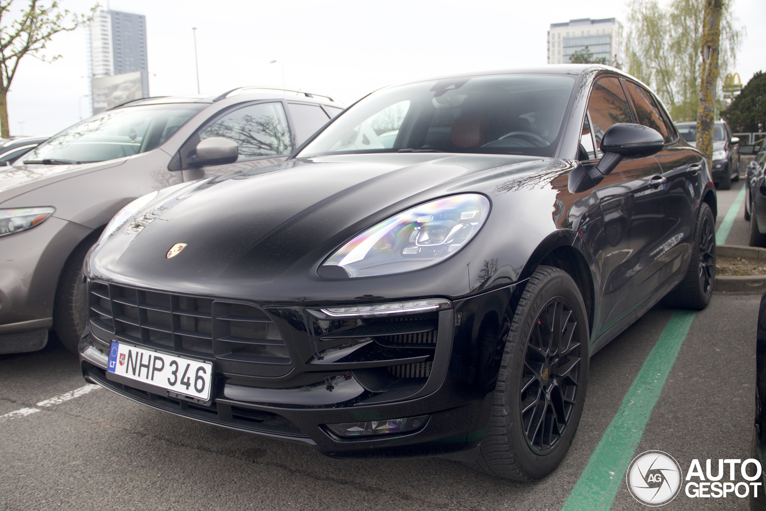 Porsche 95B Macan GTS
